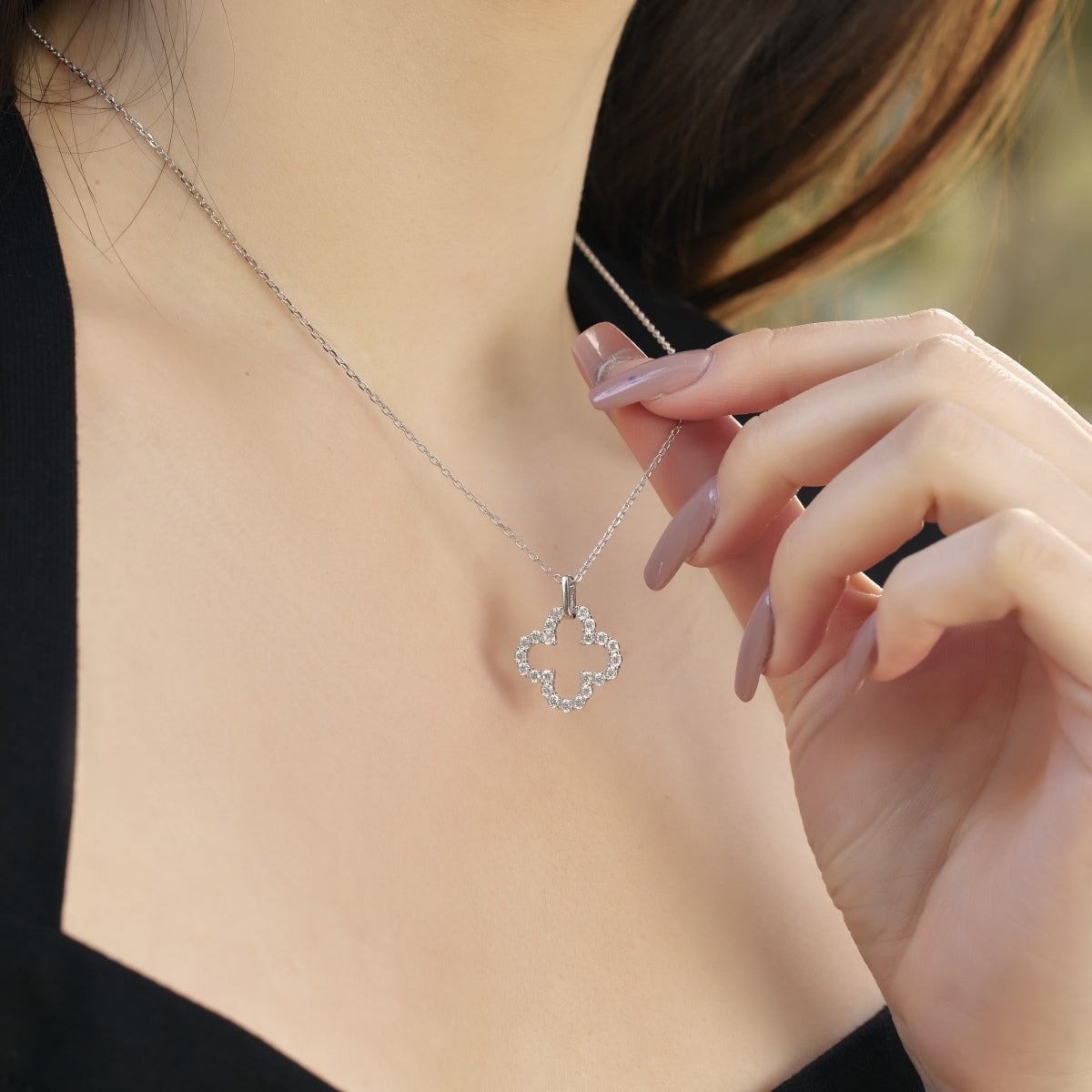 [Lumi Jewels]Four-Leaf Clover Hollow Design Exquisite Necklace