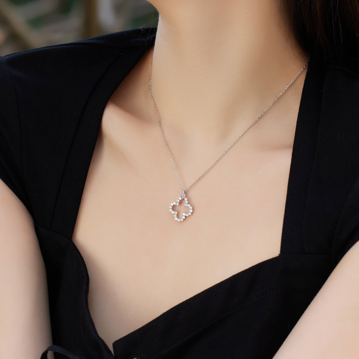 [Lumi Jewels]Four-Leaf Clover Hollow Design Exquisite Necklace