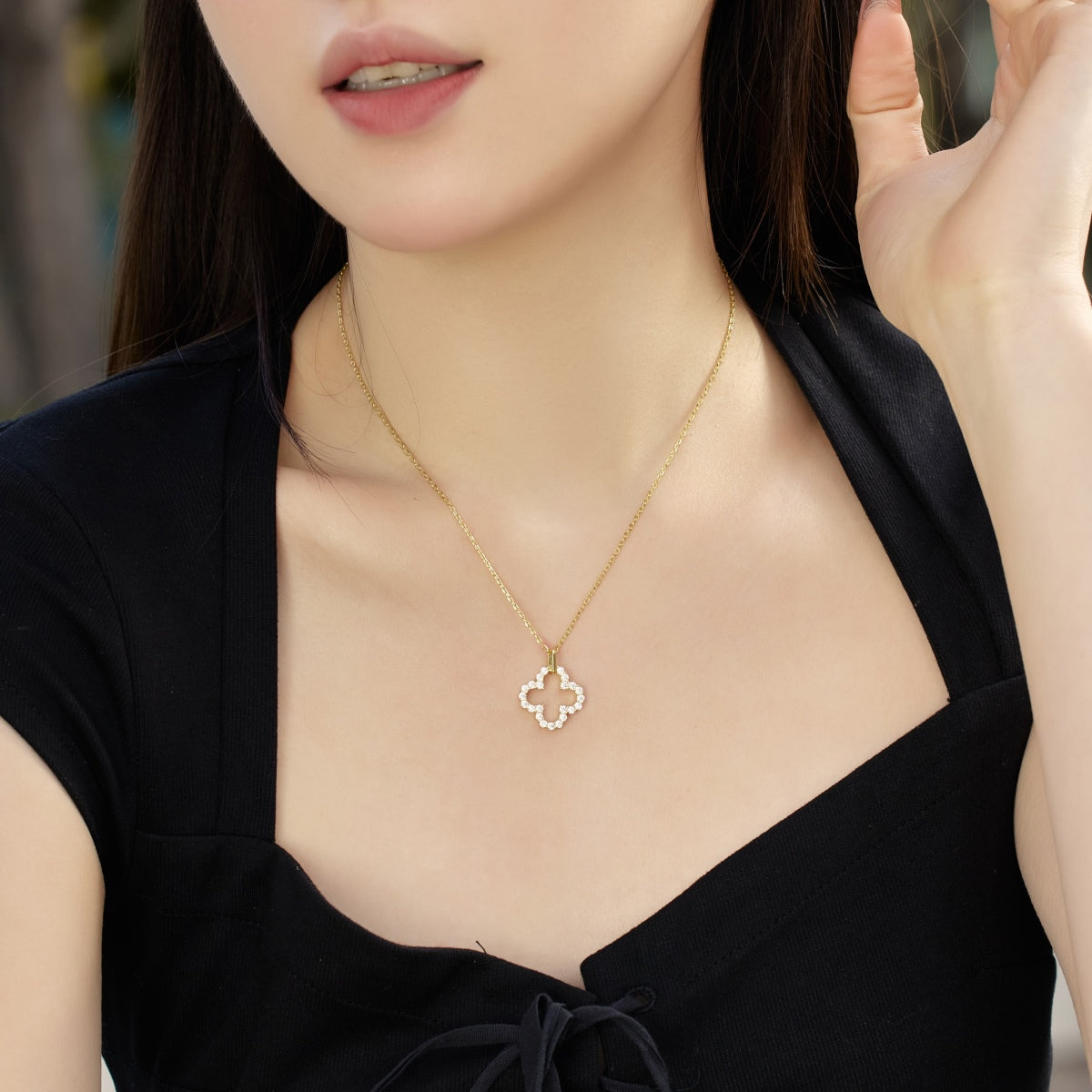 [Lumi Jewels]Four-Leaf Clover Hollow Design Exquisite Necklace
