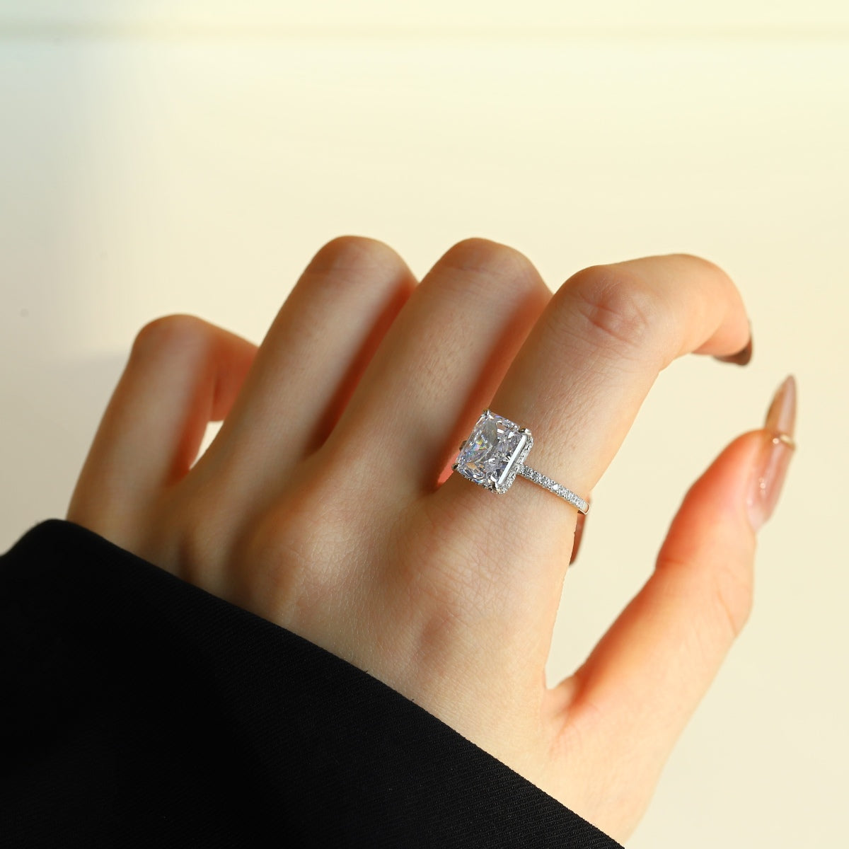 [Lumi Jewels]4.0 Carat Luxurious Engagement Ring