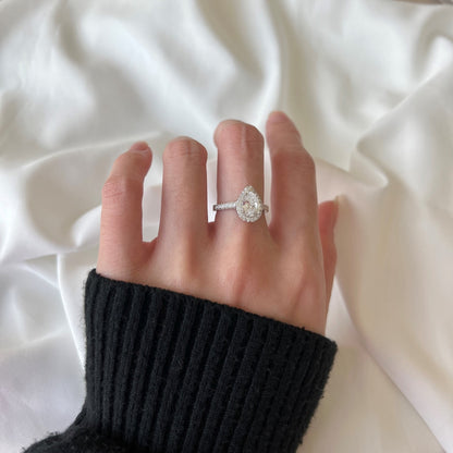 [Lumi Jewels]1.0 Carat Luxurious Resplendent Water Drop Shape Wedding Ring