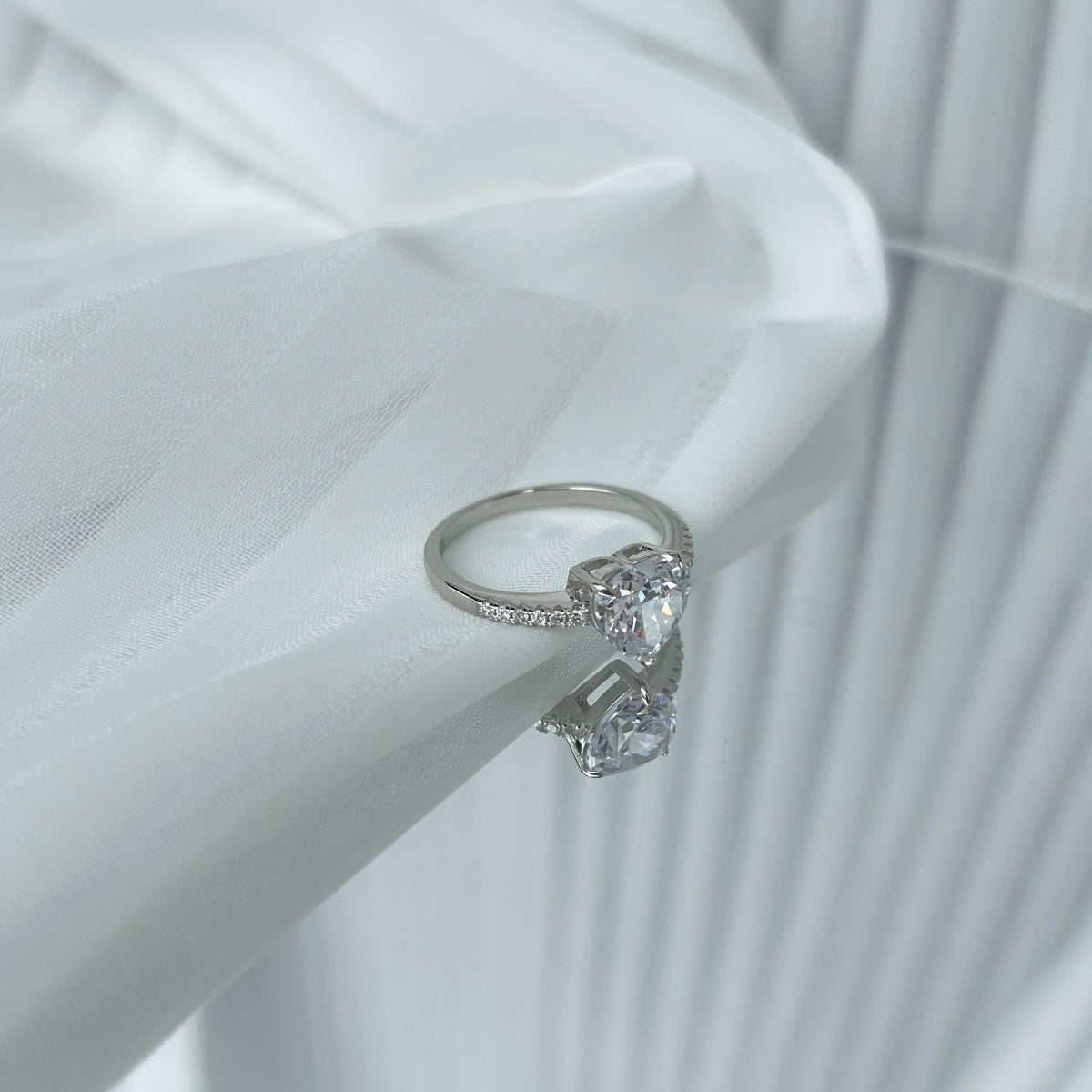[Lumi Jewels]2.0 Carat Dazzling Lustrous Heart Cut Lover Ring