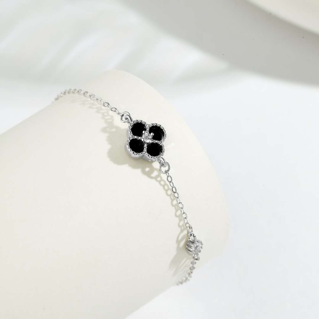 [Lumi Jewels]Delicate Four Leaf Clover Bracelet