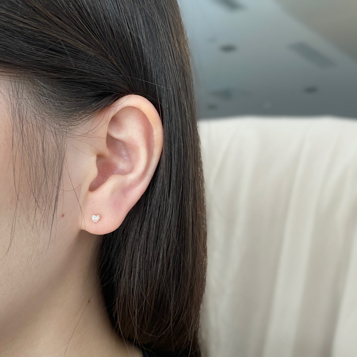 [Lumi Jewels]Sparkling Heart Shaped Simple Earrings