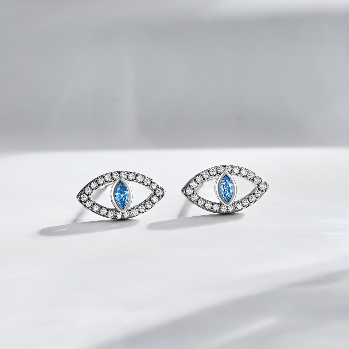 [Lumi Jewels]Blue Devil Eyes Hollow Stud Earrings