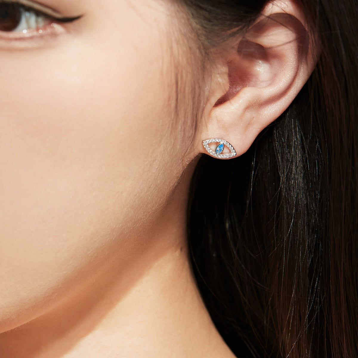[Lumi Jewels]Blue Devil Eyes Hollow Stud Earrings