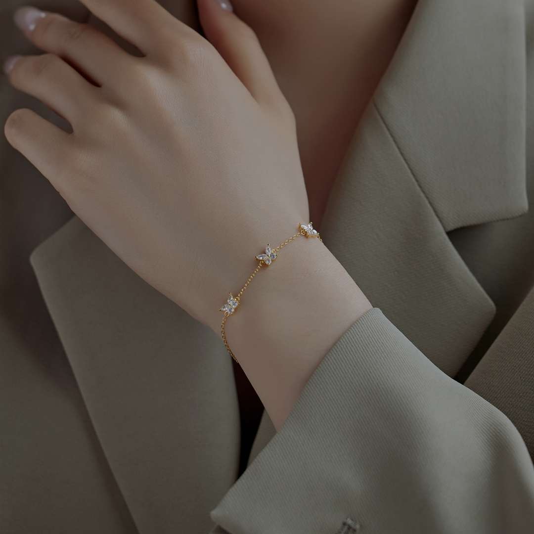 [Lumi Jewels]Radiant Butterfly Shape Necklace