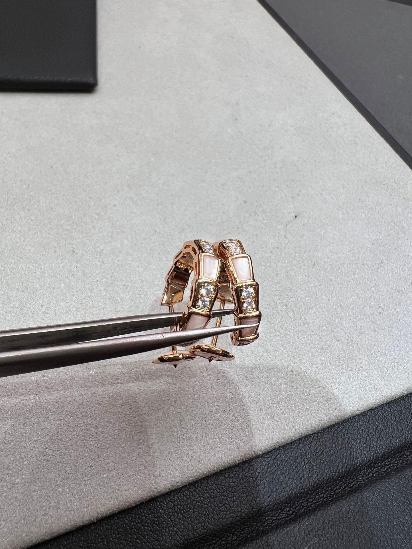 [Lumi Jewels]SERPENTI MOP PINK GOLD EARRINGS