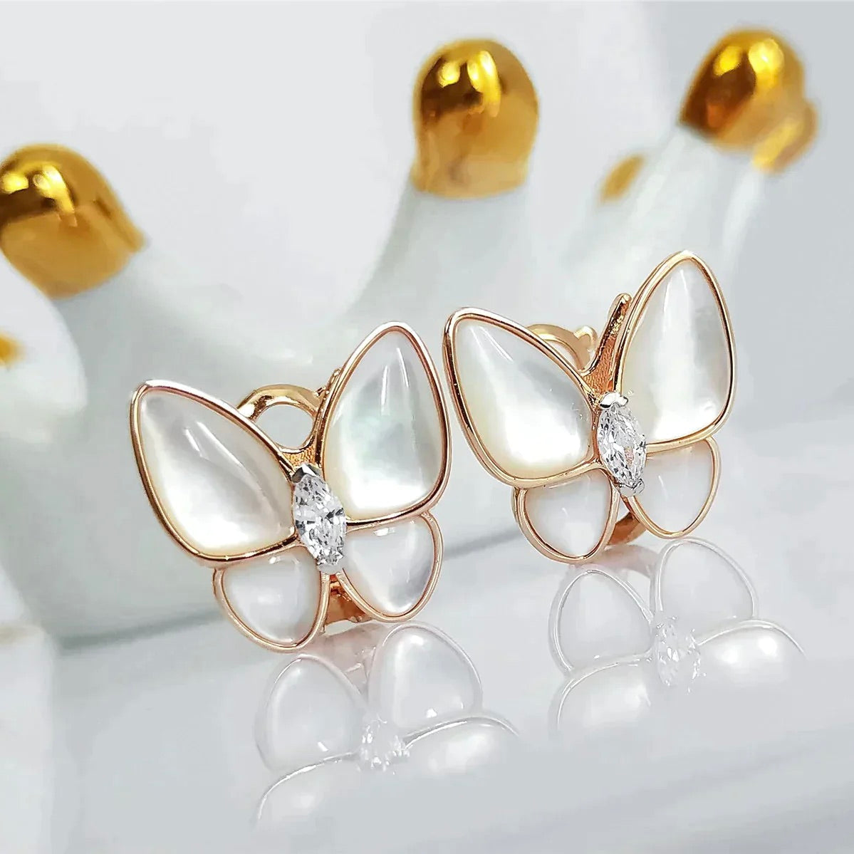[Lumi Jewels]BUTTERFLY MOP DIAMOND EARRINGS