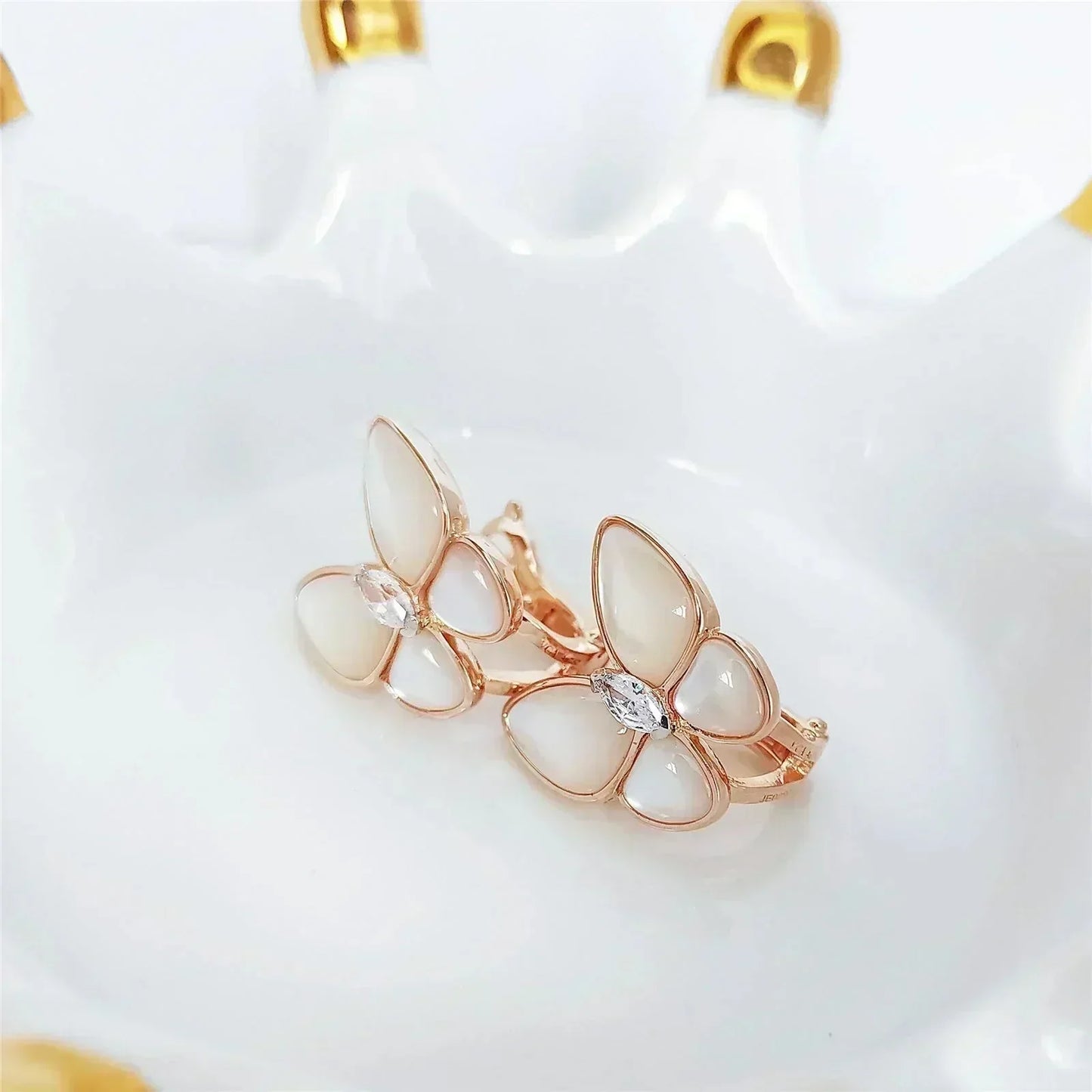 [Lumi Jewels]BUTTERFLY MOP DIAMOND EARRINGS