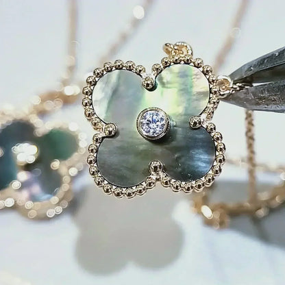 [Lumi Jewels]CLOVER 15MM DIAMOND AND MOTHER-OF-GREY NECKLACE