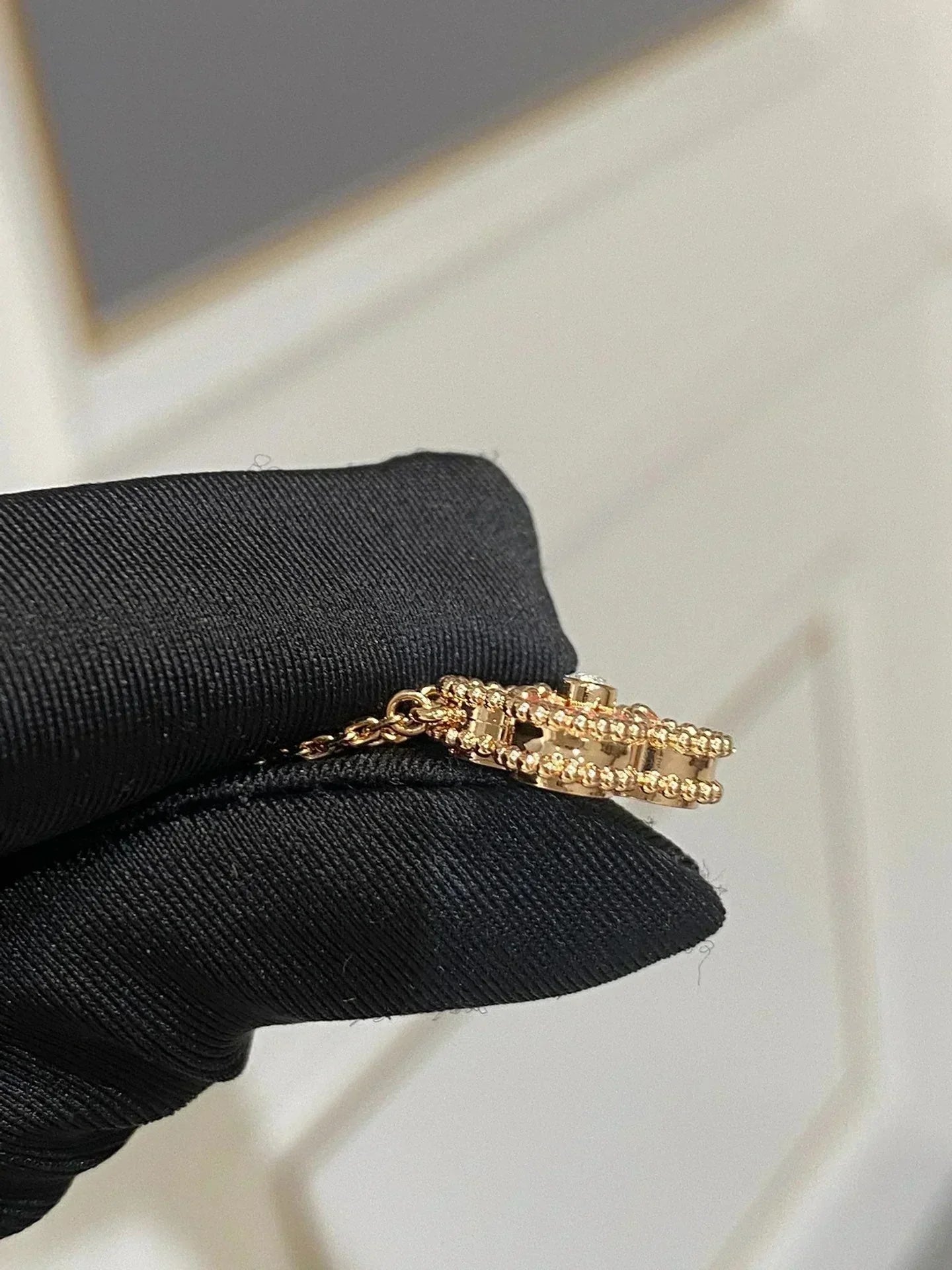 [Lumi Jewels]CLOVER 15MM DIAMOND RHODONITE NECKLACE