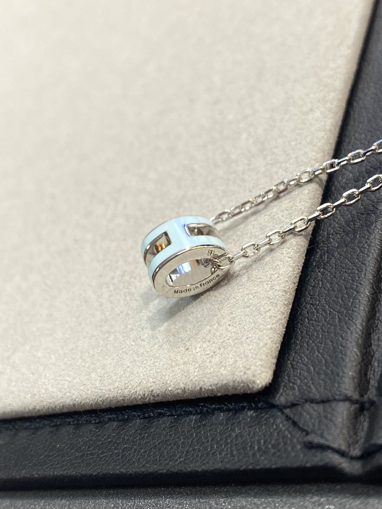 [Lumi Jewels]POP H LIGHT BLUE NECKLACE