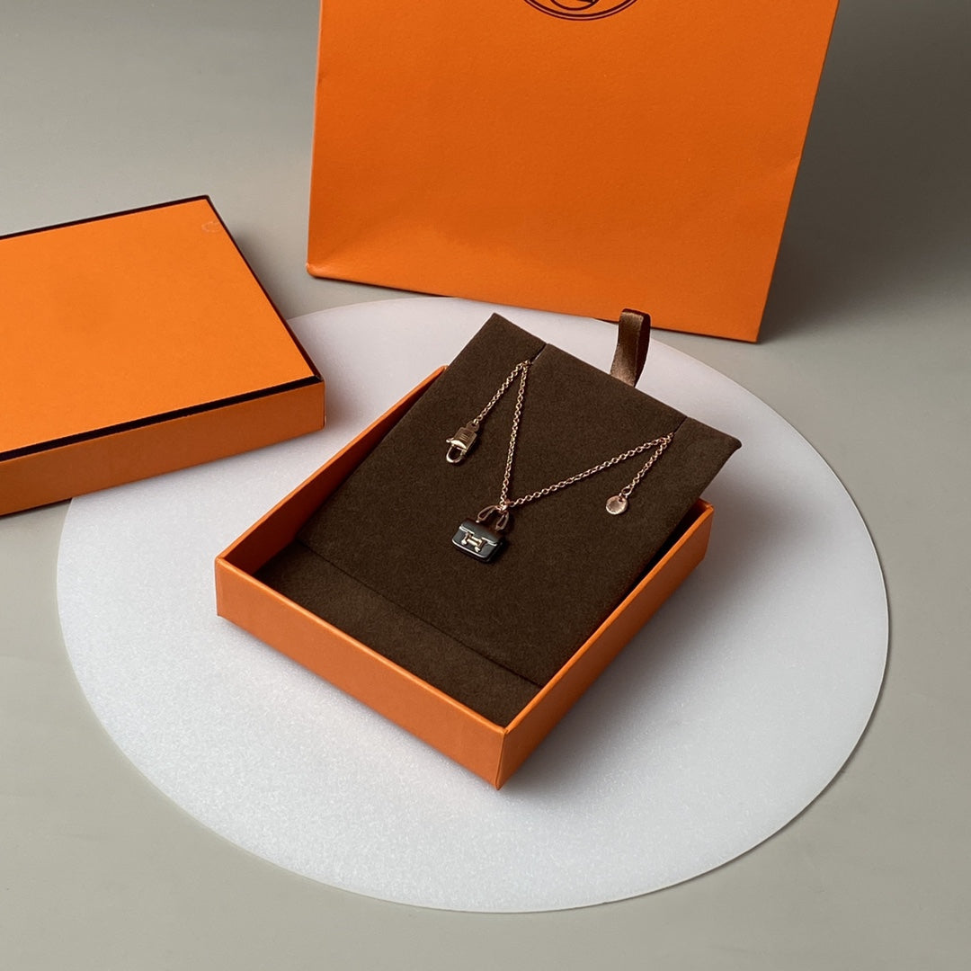 [Lumi Jewels]CONSTANCE BLACK PEDANT PINK GOLD NECKLACE