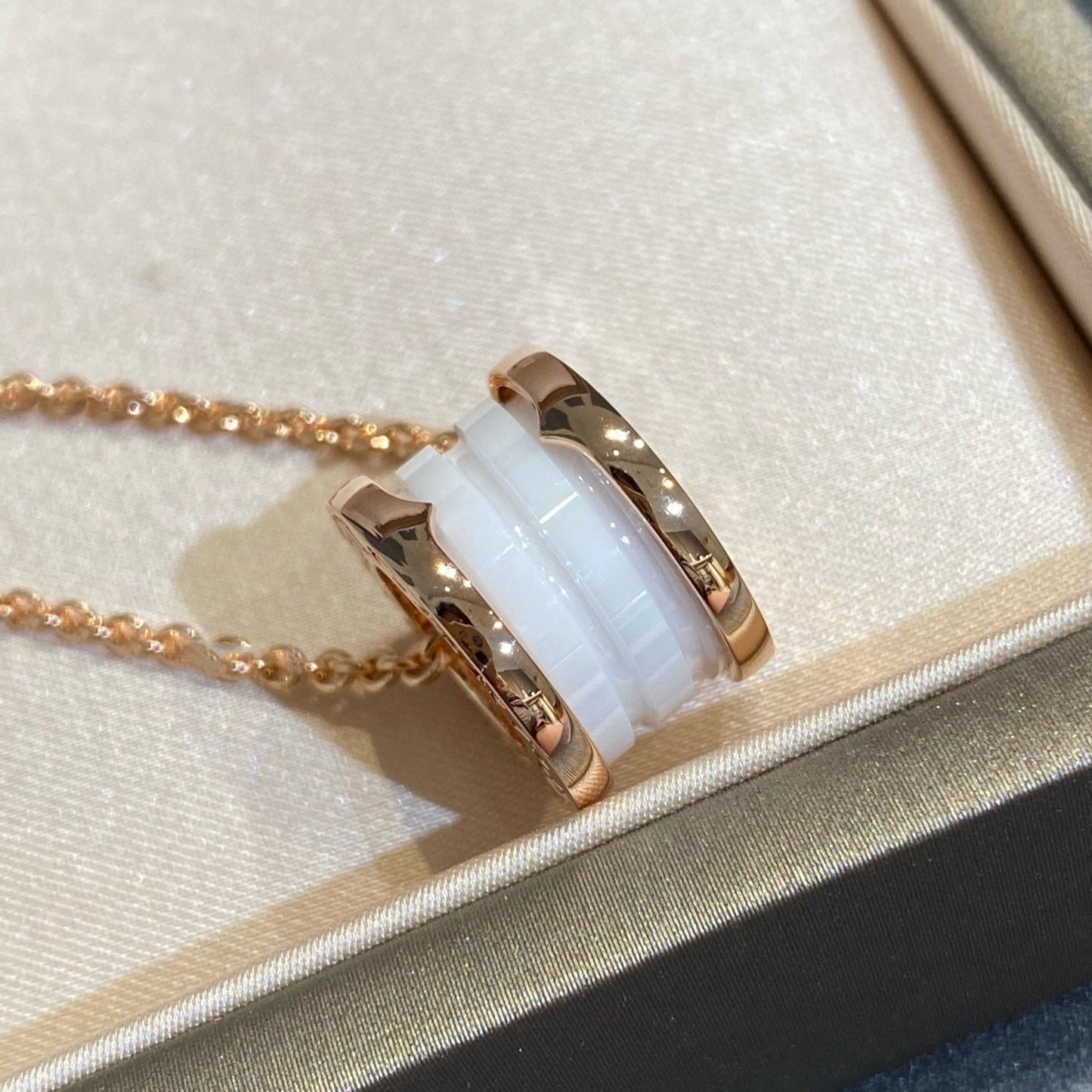 [Lumi Jewels]ZERO 1 WHITE CERAMIC PINK GOLD NECKLACE