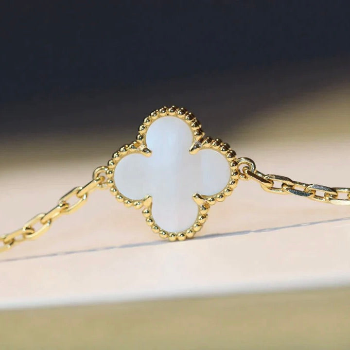 [Lumi Jewels]CLOVER 20 MOTIFS WHITE MOP NECKLACE