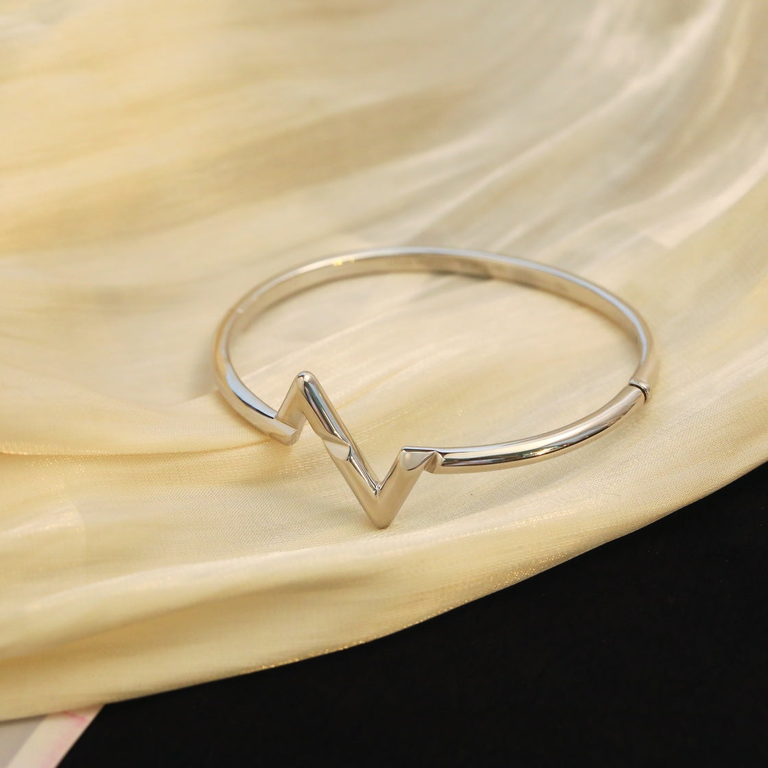 [Lumi Jewels]VOLTE UPSITE DOWN BRACELET