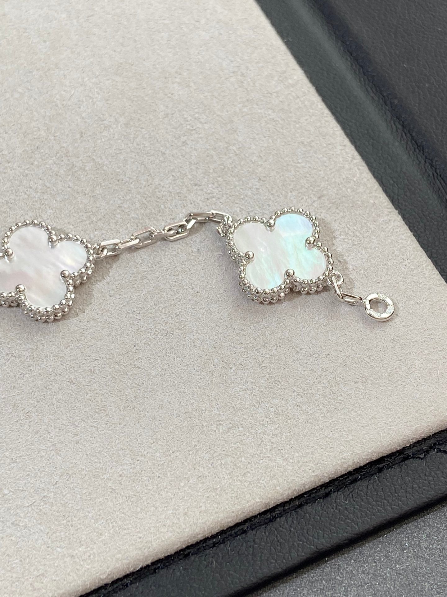 [Lumi Jewels]CLOVER SILVER MOP 5 MOTIF BRACELET