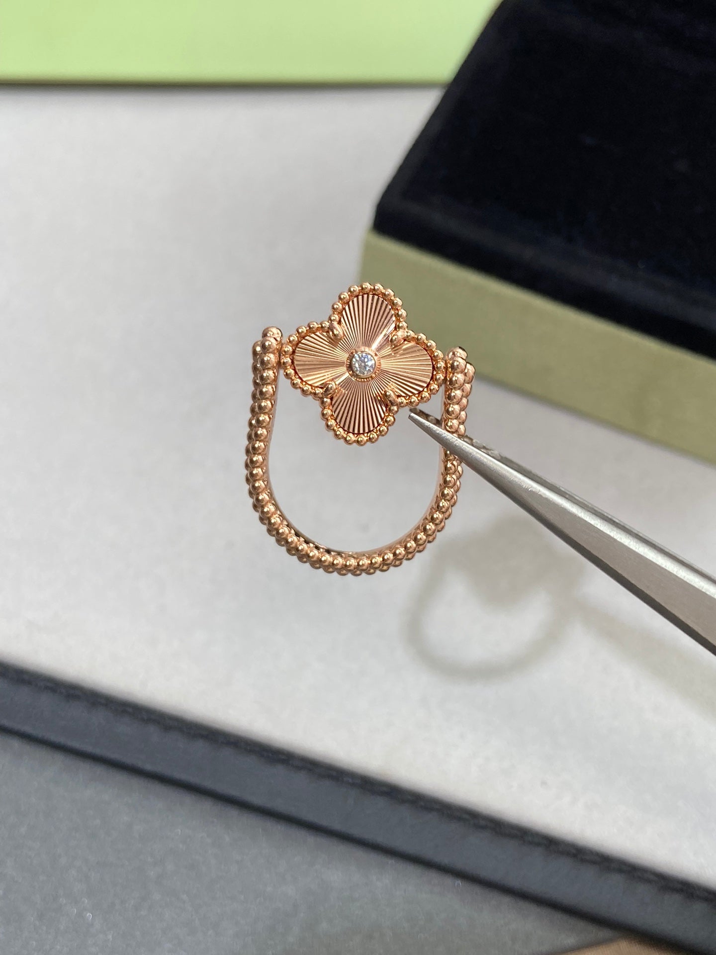 [Lumi Jewels]CLOVER RIVERSIBLE PINK GOLD RING