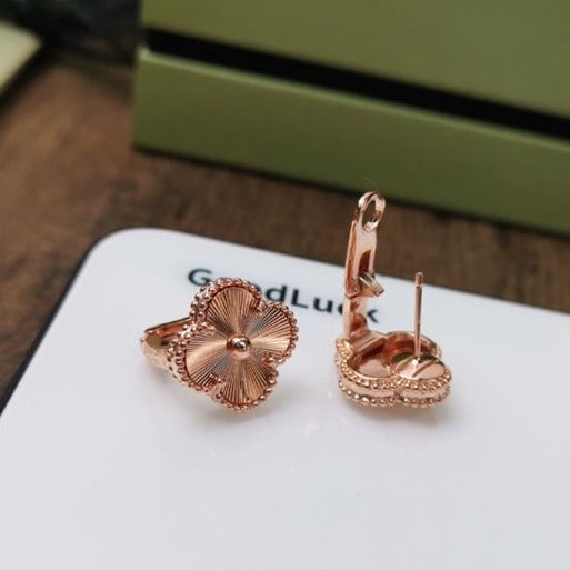 [Lumi Jewels]CLOVER MEDIUM STUD EARRINGS
