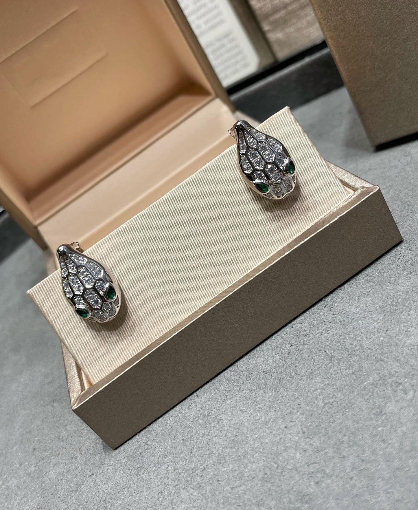 [Lumi Jewels]SERPENT DIAMOND STUD EARRINGS
