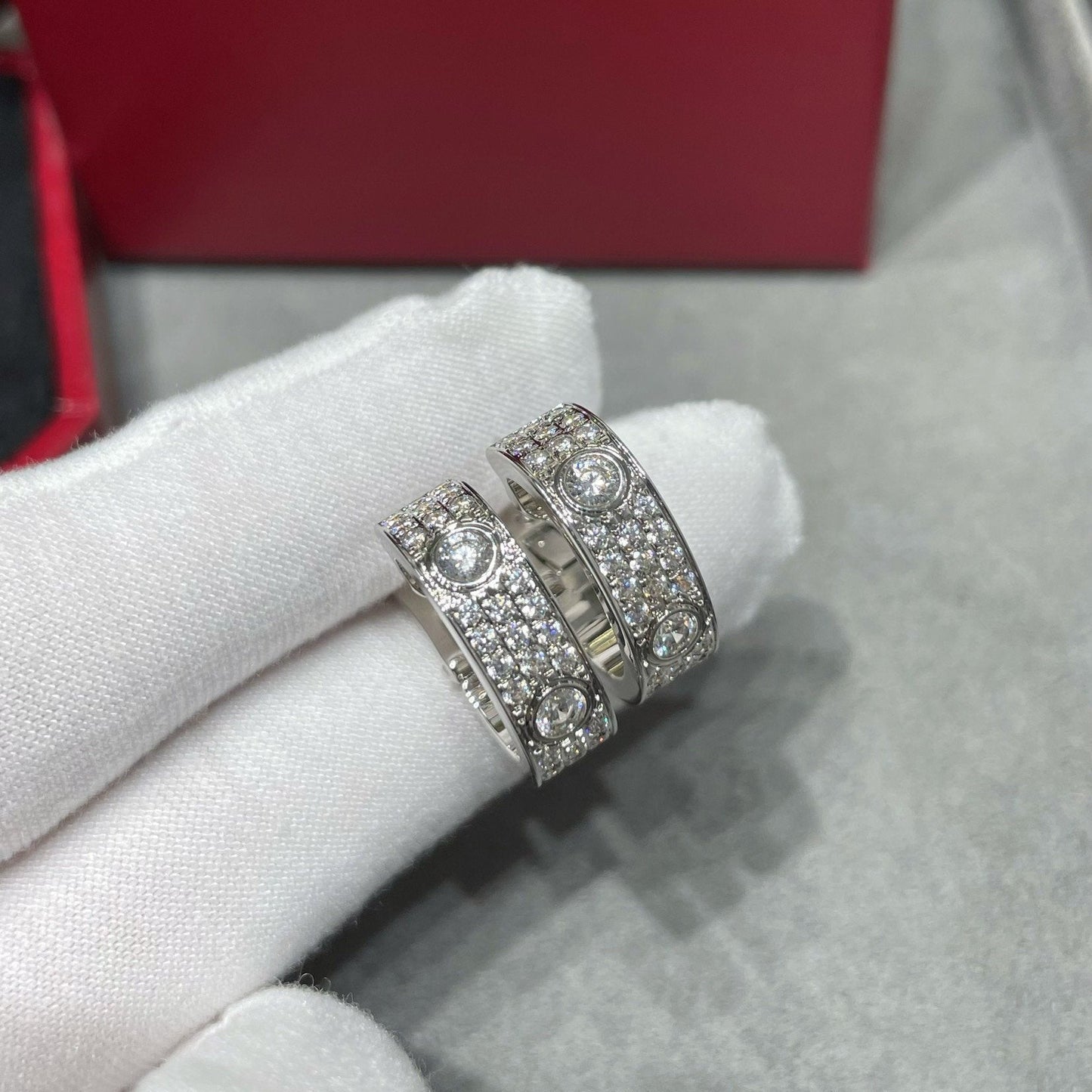 [Lumi Jewelery]LOVE 5.5MM DIAMOND PAVED EARRINGS