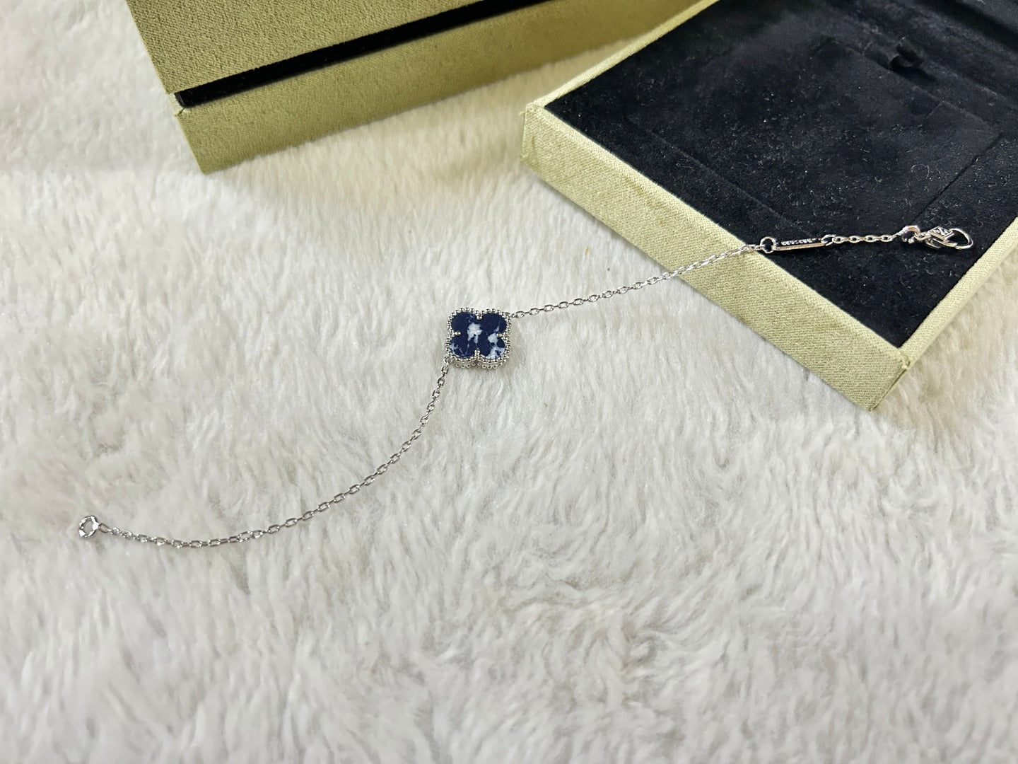 [Lumi Jewels]CLOVER 1 MOTIF PIETERSITE BRACELET