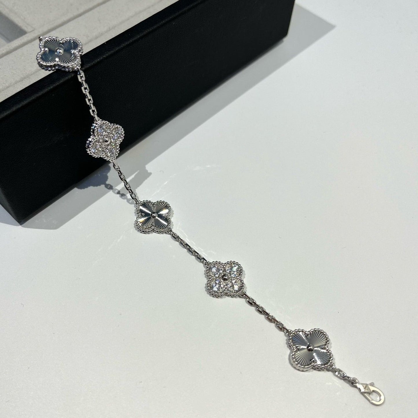 [Lumi Jewels]CLOVER 5 MOTIF SILVER DIAMOND BRACELET