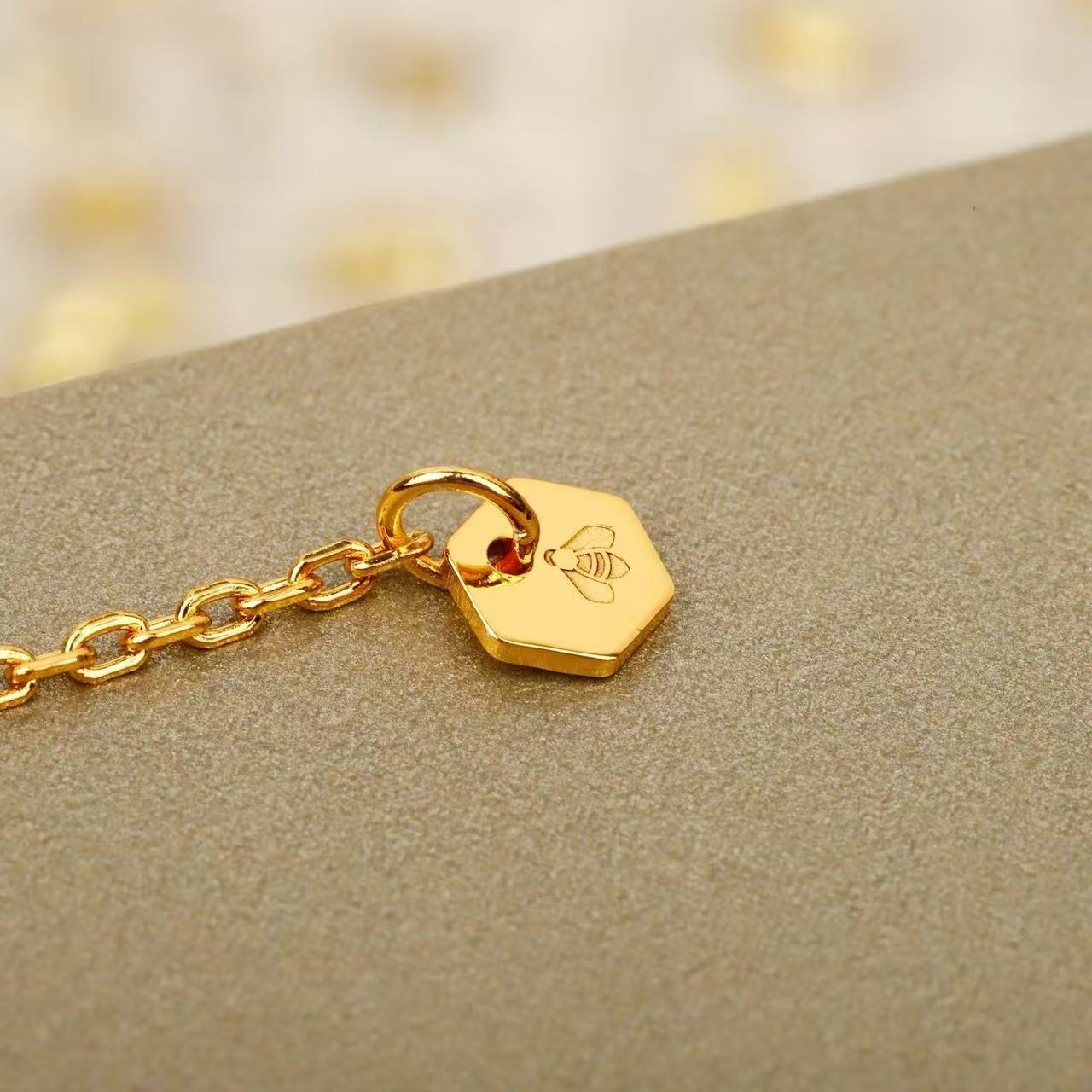 [Lumi Jewellery]Bee My Love Bee Diamond Necklace