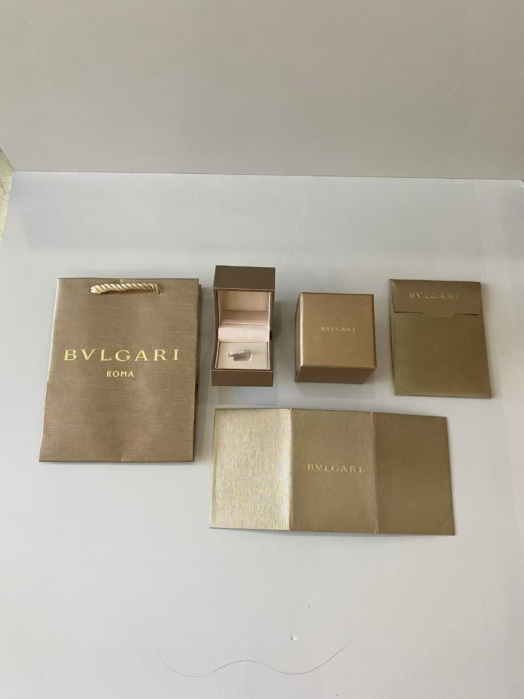 [Lumi Jewels ]BV BRACELET NECKLACE RING BOX GIFT BAG