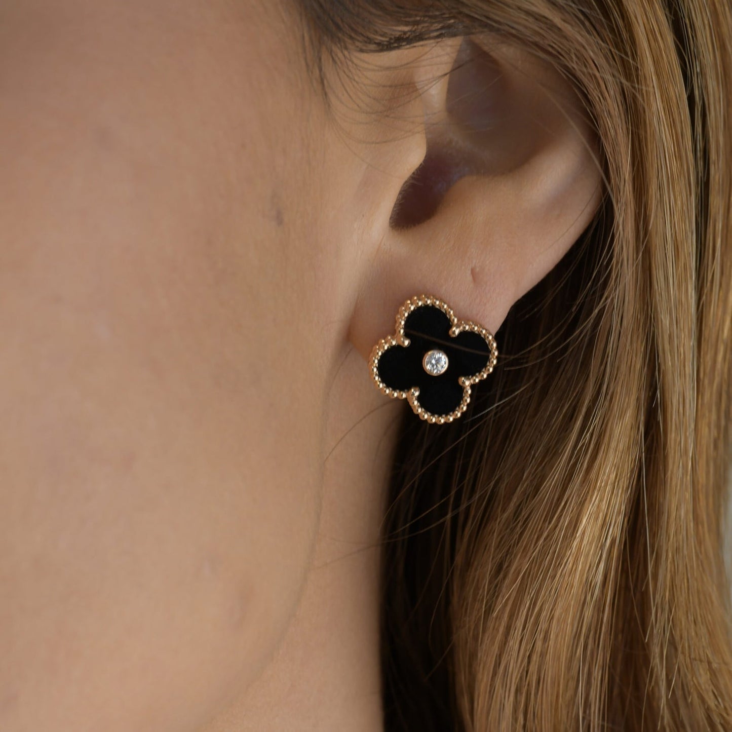 [Lumi Jewels]CLOVER MEDIUM 1 MOTIFS ONYX DIAMOND EARRINGS