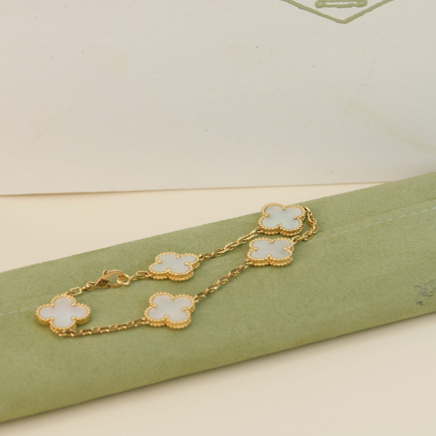 [Lumi Jewels]CLOVER  5 MOTIF WHITE MOP BRACELET