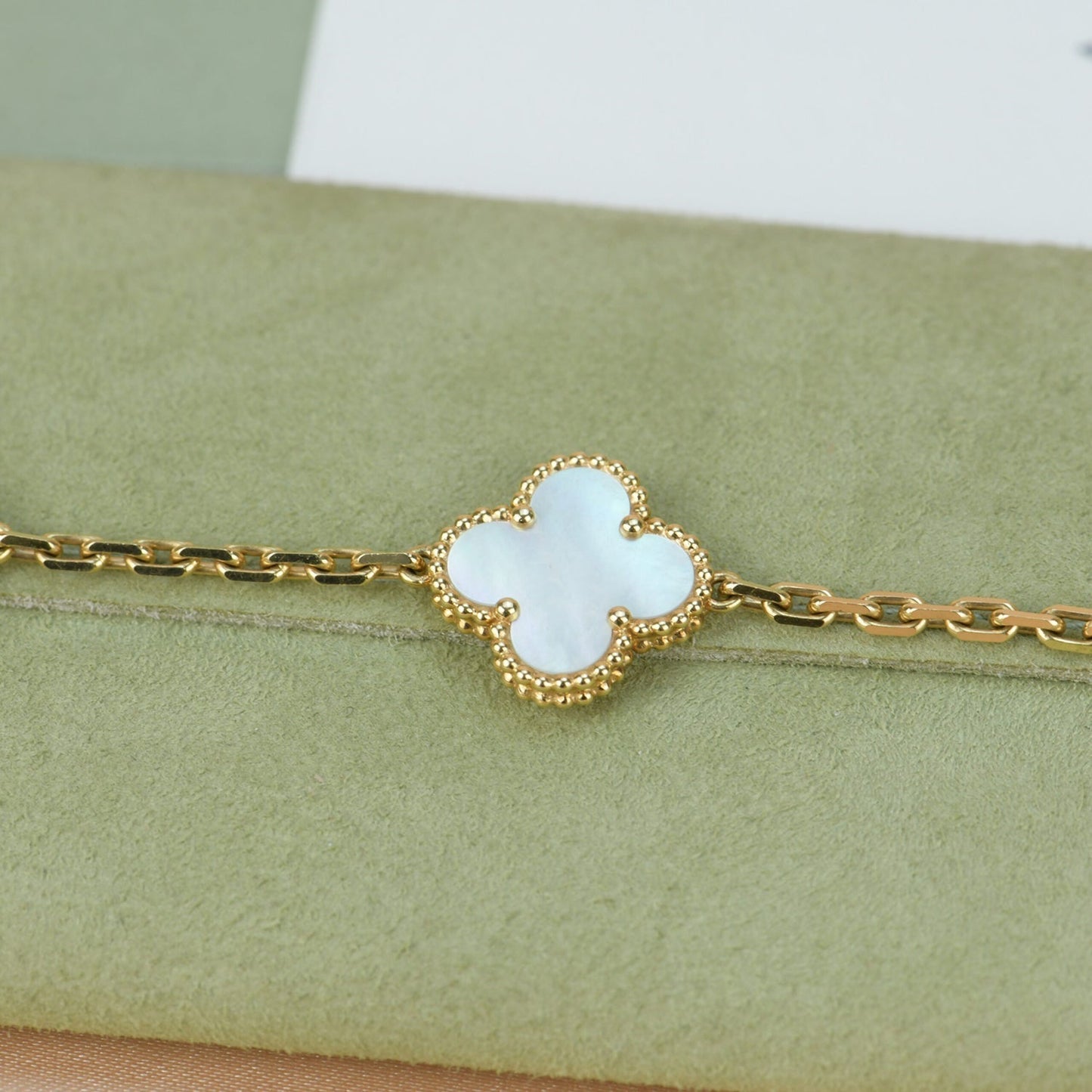 [Lumi Jewels]CLOVER  5 MOTIF WHITE MOP BRACELET