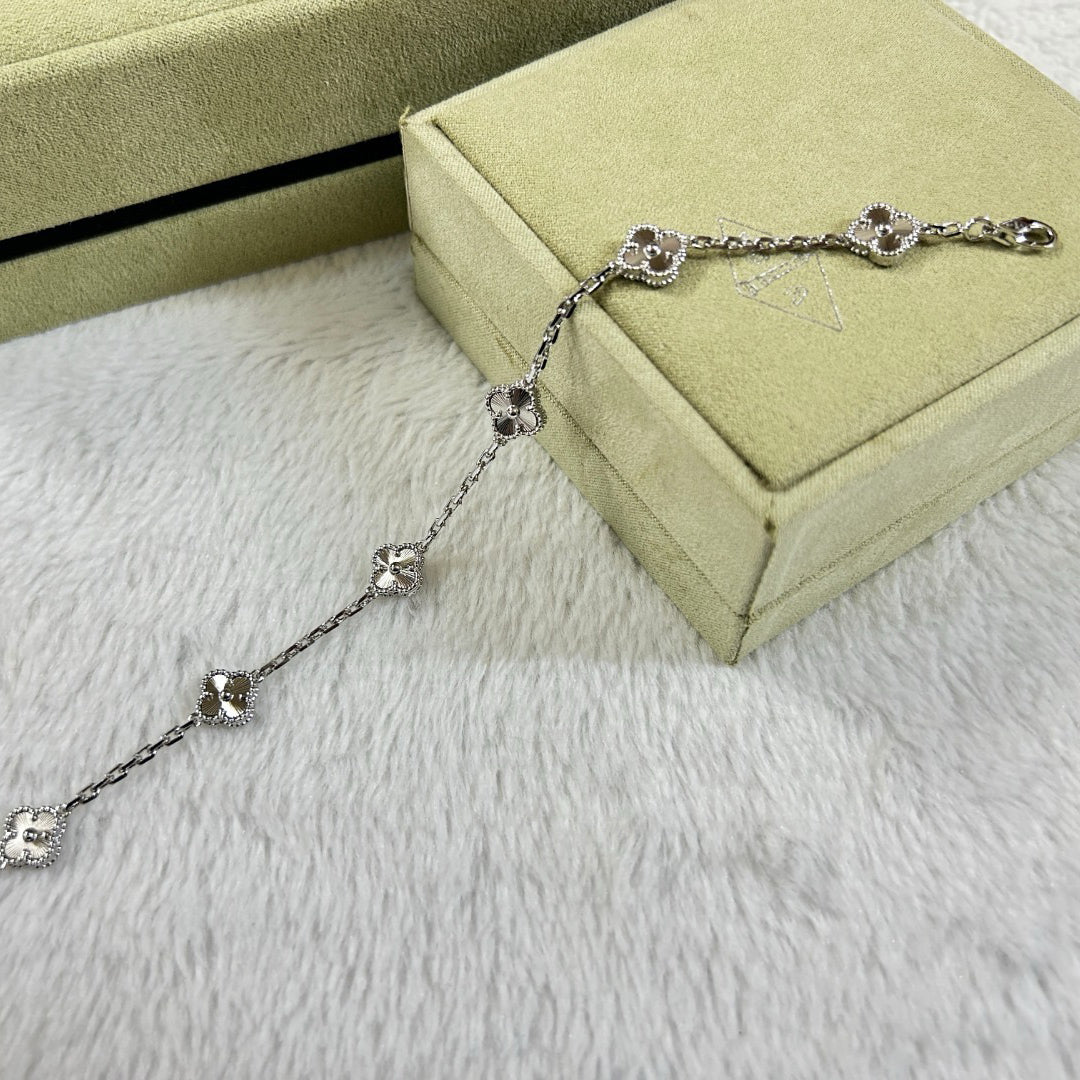 [Lumi Jewels]CLOVER 6 MOTIF DIAMOND BRACELET