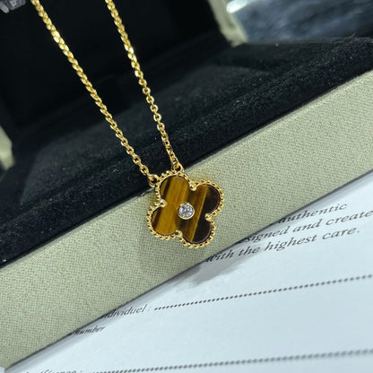 [Lumi Jewels]CLOVER 15MM DIAMOND AND YELLOW TIGER'S EYE AGATE necklace