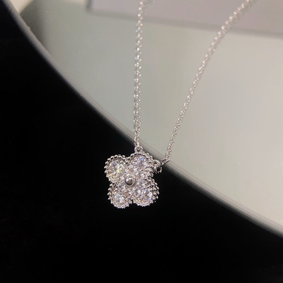 [Lumi Jewels]CLOVER 15MM DIAMOND SINGLE FLOWER NECKLACE