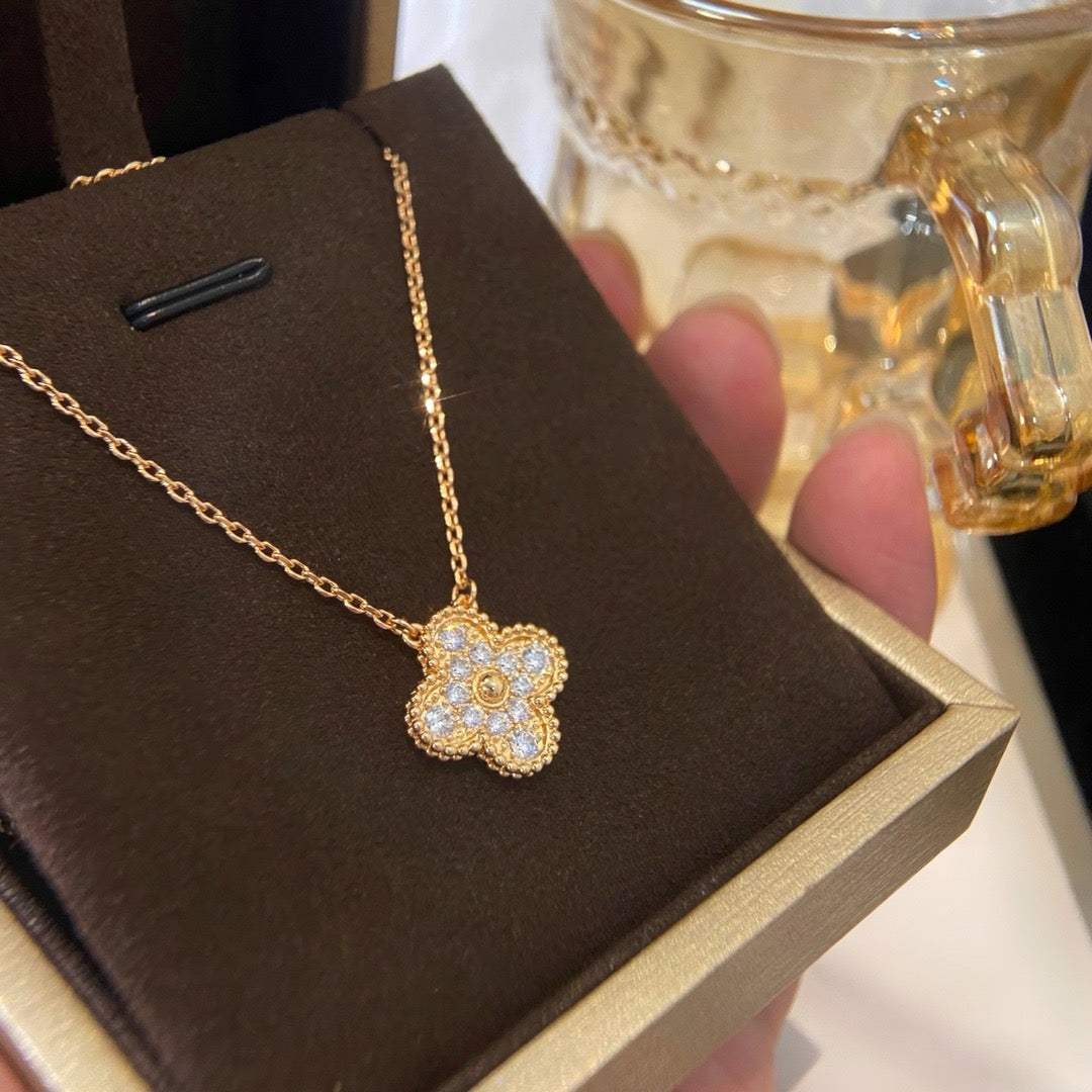 [Lumi Jewels]CLOVER 15MM DIAMOND SINGLE FLOWER NECKLACE