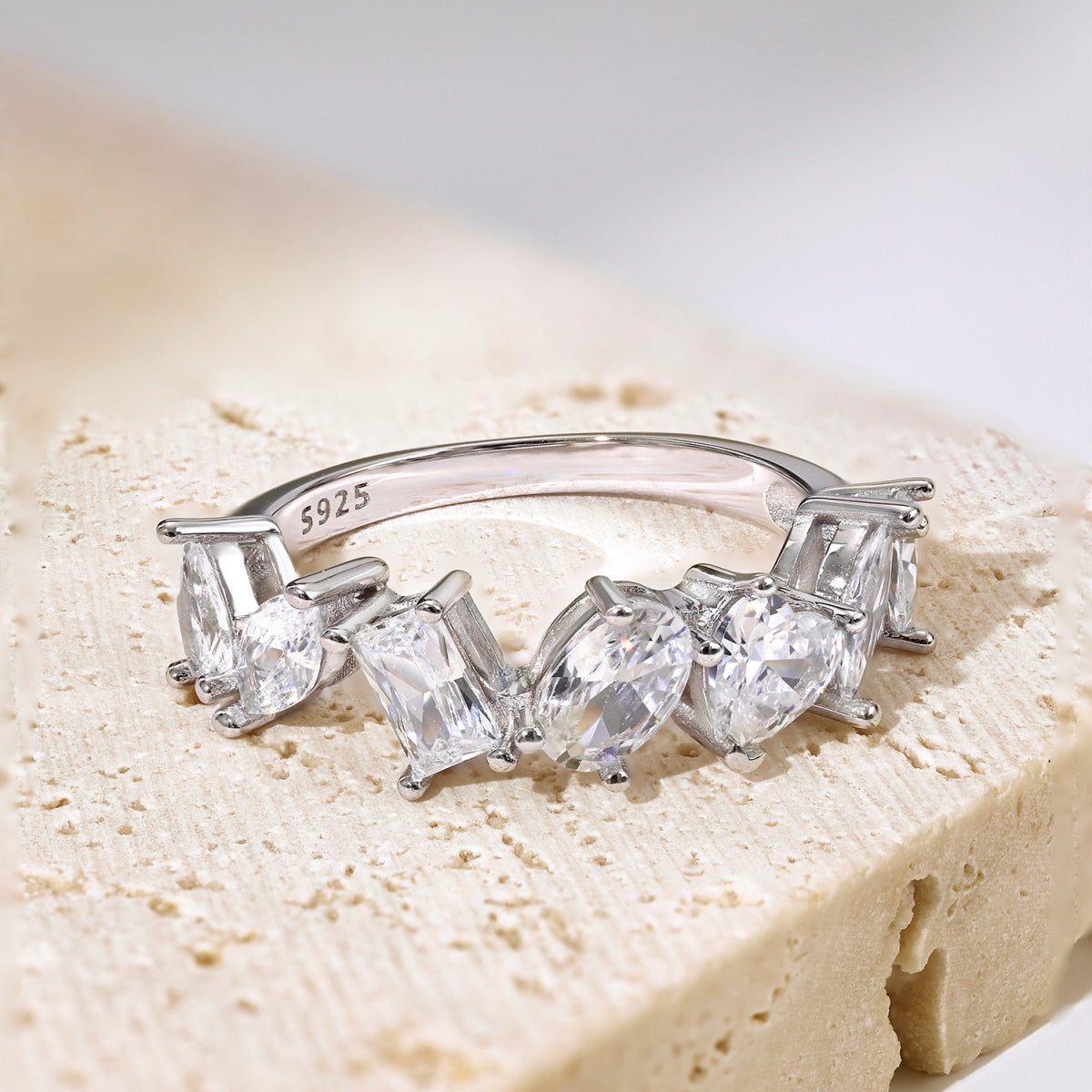 [Lumi Jewels]Delicate Multi Cut Ring