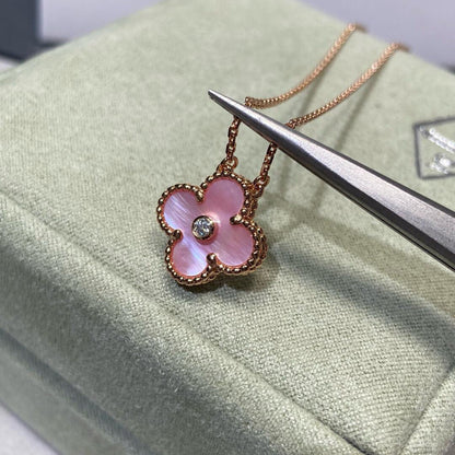 [Lumi Jewels]CLOVER 15MM DIAMOND PINK MOP NECKLACE