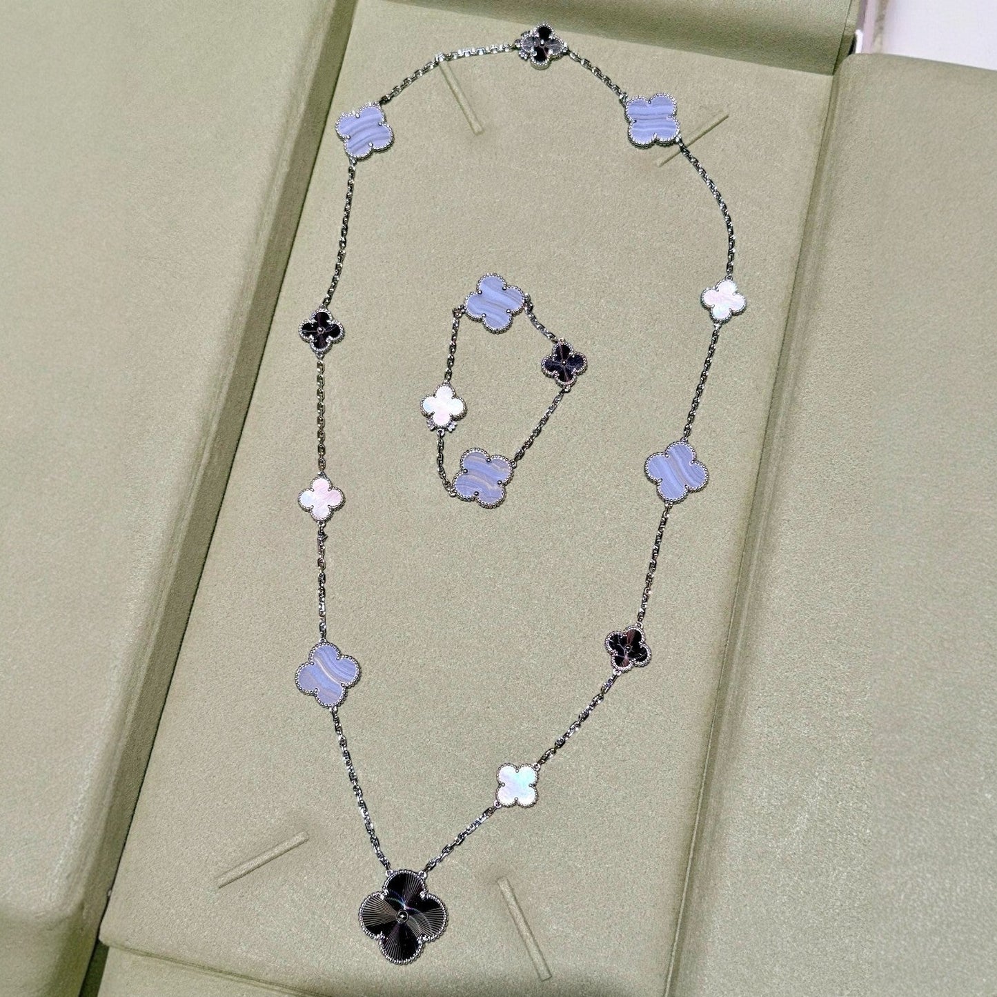 [Lumi Jewels]DETACHABLE CLOVER 15(11+4) FLOWER SILVER NECKLACE SET