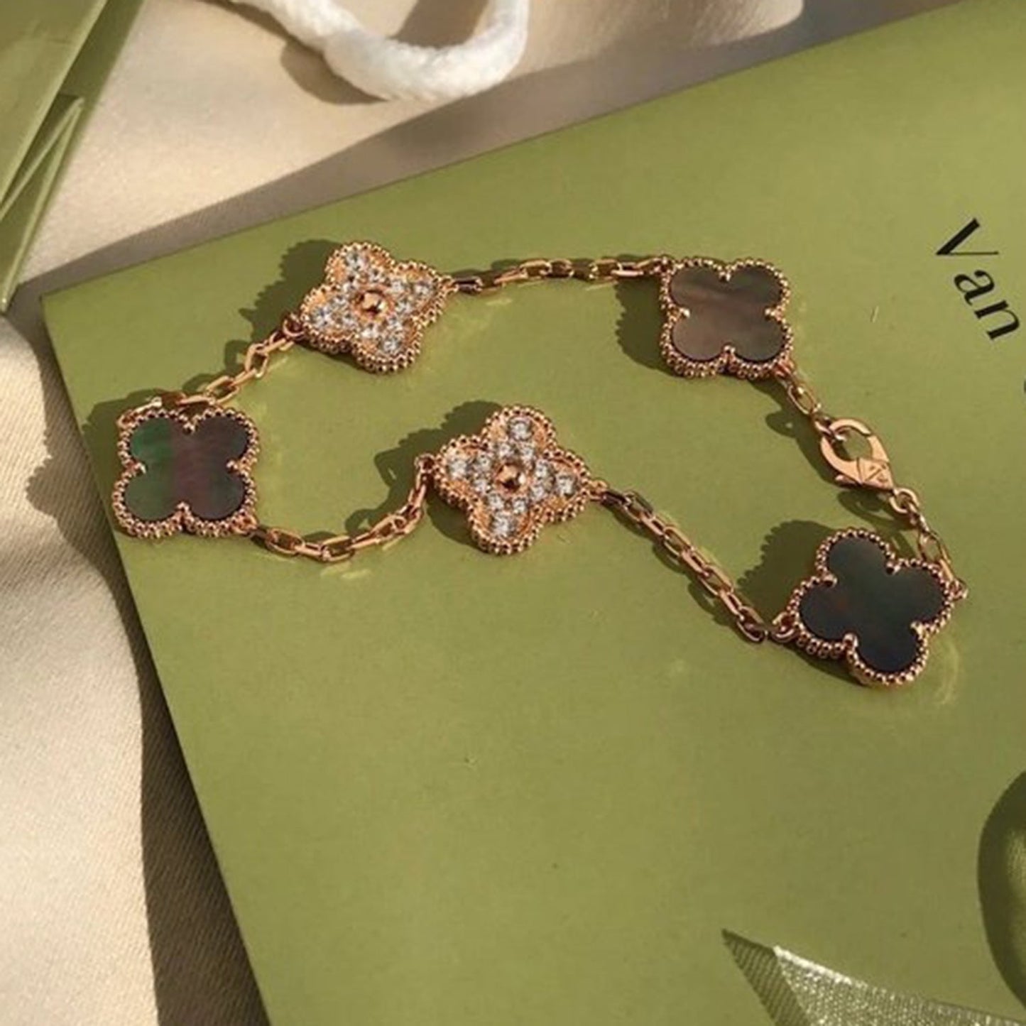 [Lumi Jewels]CLOVER 5 MOTIF GRAY MOP DIAMOND BRACELET