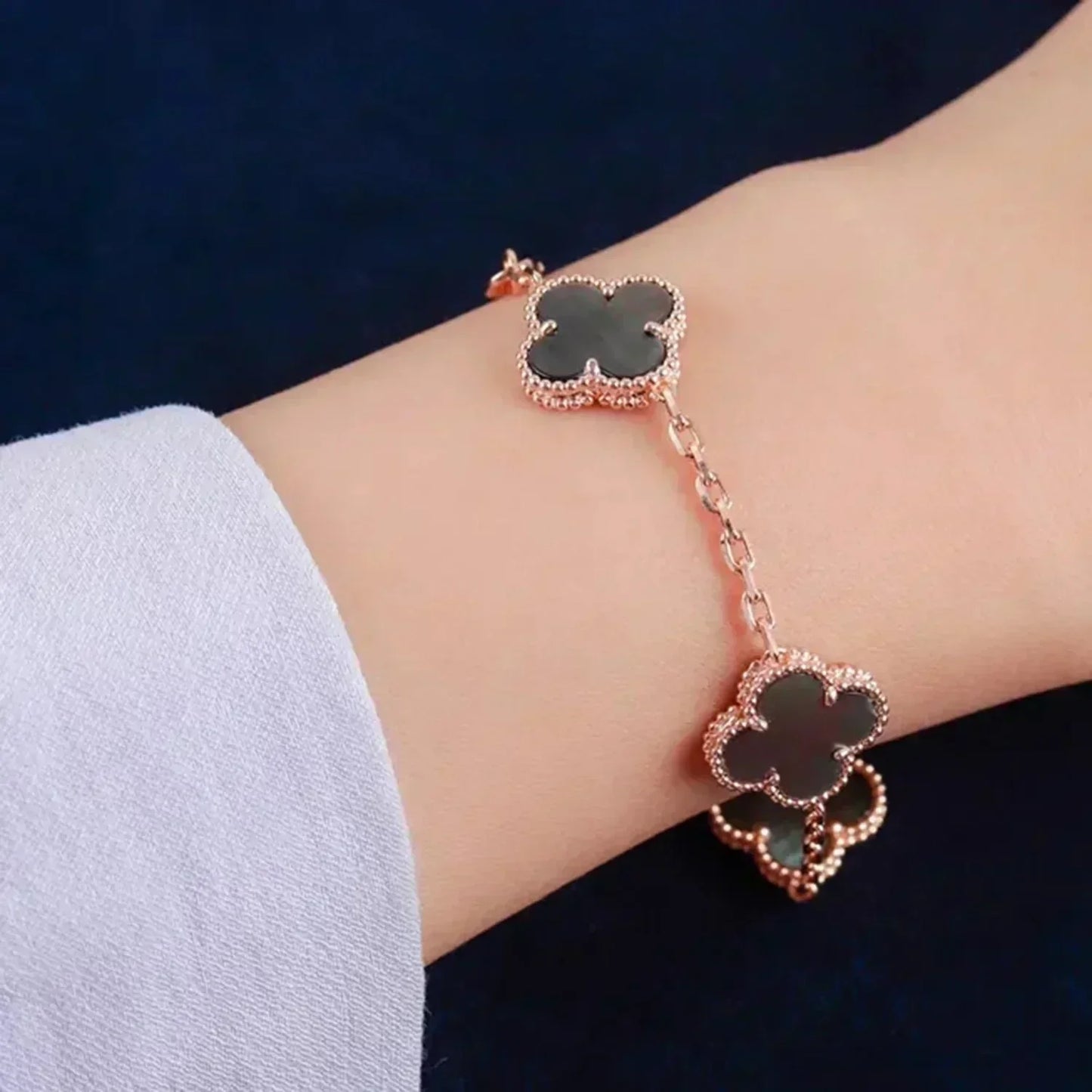 [Lumi Jewels]CLOVER 5 MOTIF GRAY MOP  BRACELET